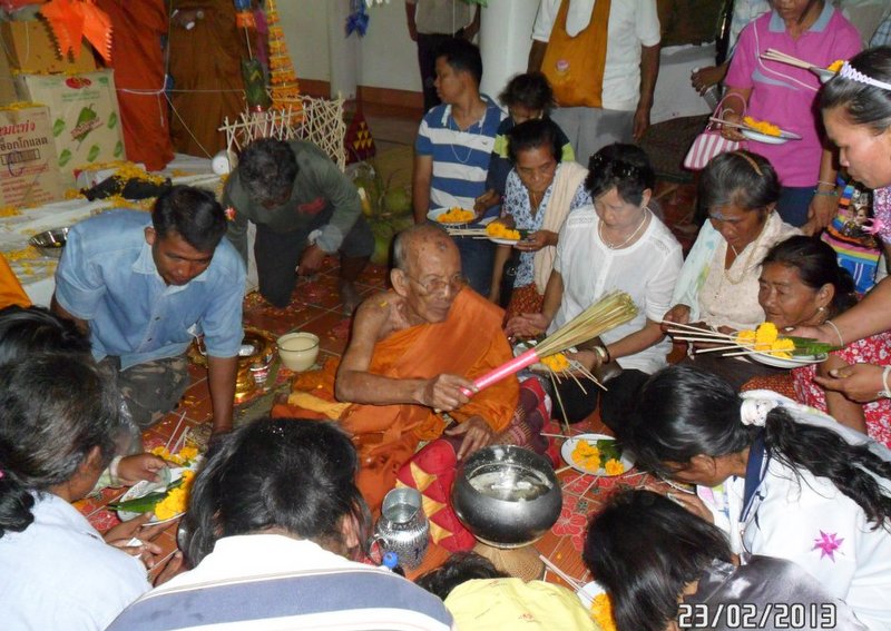 หลวงปู่สุขวัดโพธิ์ทรายทอง วัดป่าสามัคคีธรรม รุ่นแรกของวัด( ตะกั่วบราณ )