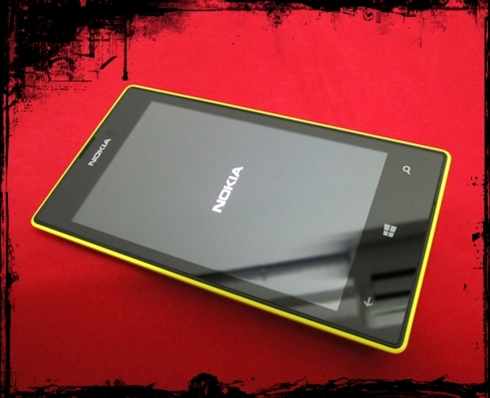 ด่วน !!! ลดสุด ๆ ระดมทุน *** Lumia 520 สีเหลือง Windows Phone รุ่นใหม่ล่าสุดของ Nokia