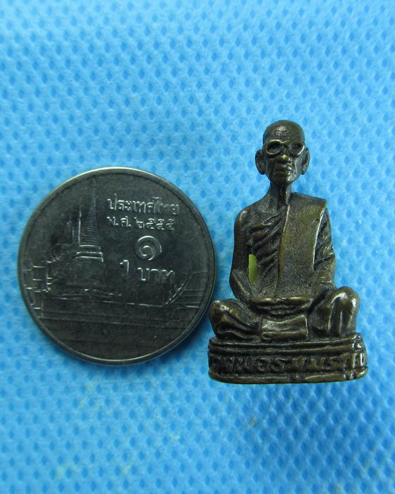 รูปหล่อหลวงพ่อ รุ่นแรก มหาลาภ ไม่ทราบวัด..เริ่ม20บาท/.(13/08/56-57)