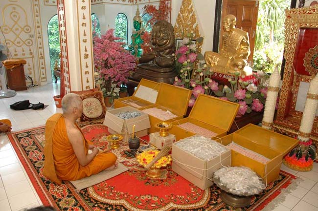 พระขุนแผนผงพรายกุมาร ยันต์นะอกแตก "ประทานพร" ปั๊มยันต์สองหน้า หมายเลข ๒๖๒๕ หลวงพ่อสาคร ปลุกเสก