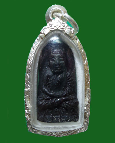 หลวงปู่ทวดเนื้อว่าน ปี24 พิมพ์พระรอด
