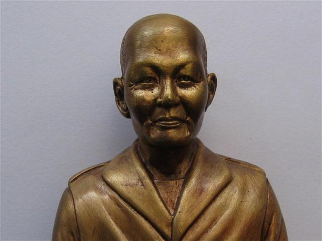 พระบูชาคุณแม่บุญเรือน โตงบุญเติม บรรจุของอธิษฐานของท่าน