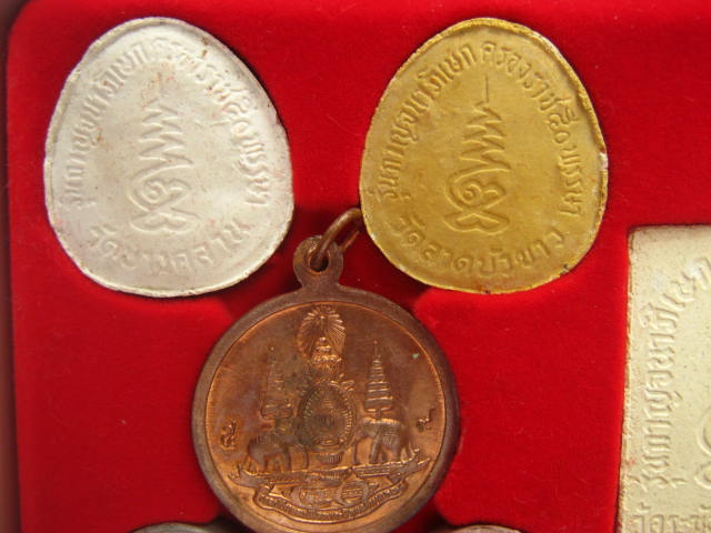 พระชุด 9 นามมหามงคล วัดสร้างบุญ วิหารแดง สระบุรี ปี 2539 สวยทรงคุณค่า