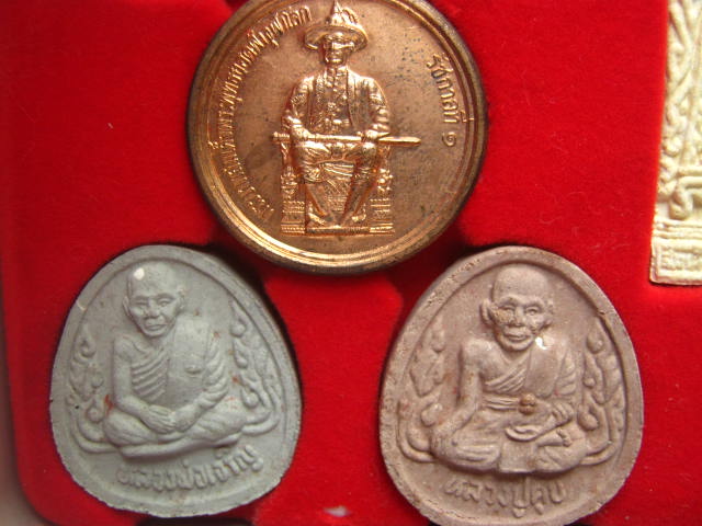 พระชุด 9 นามมหามงคล วัดสร้างบุญ วิหารแดง สระบุรี ปี 2539 สวยทรงคุณค่า