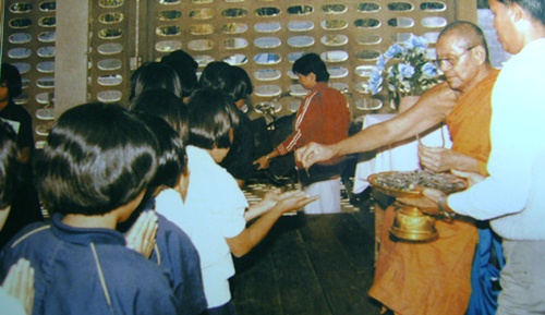 เหรียญหลวงพ่อฤาษีลิงดำ หลังท้าวเวสสุวัณ เนื้อทองแดง ปี2521 วัดท่าซุง จ.อุทัยธานี สวยๆครับ