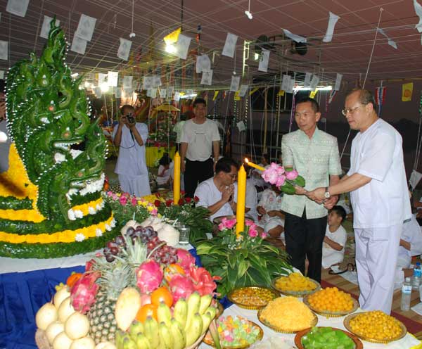 พระสมเด็จเหล็กไหล หลวงปู่คำบุ คุตฺตจิตโต วัดกุดชมภู จ.อุบลราชธานีปลุกเสกพร้อมพระคณาจารย์สายอิสาน