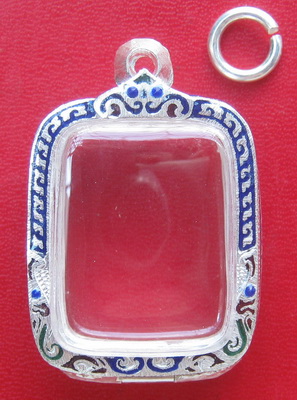 เคาะแรก ตลับเงินแท้แกะลายลงยา หลังปิด ยกซุ้มใส่หลวงพ่อปาน วัดบางนมโค งานเนียบสวยจริงๆครับ