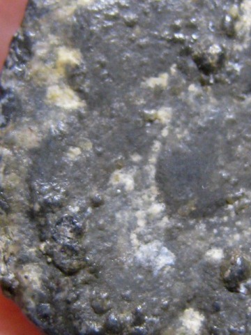 พระกลีบบัวหลังปิดตา เนื้อชินเขียว หลวงปู่บุญ วัดกลางบางแก้ว จ.นครปฐม มาพร้อมบัตรรับรอง  