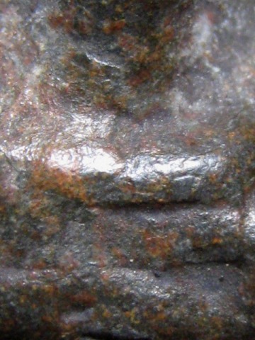 พระท่ากระดานน้อย กรุศาลเจ้า เนื้อตะกั่วสนิมแดง จ.ราชบุรี มีแดง ๆ