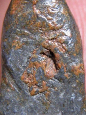 พระท่ากระดานน้อย กรุศาลเจ้า เนื้อตะกั่วสนิมแดง จ.ราชบุรี มีแดง ๆ