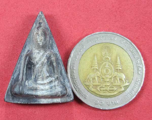 พระนางพญา จ.พิษณุโลแกะจากไม้ตะเคียนดำ1000 ปีปลุกเสกโดยหลวงปู่คำบุ วัดกุดชมภู จ.อุบลราชธานี
