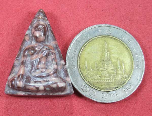 นางพญาจ.พิษณุโลกแกะจากพระธาตุข้าวสารหินปลุกเสกโดยหลวงปู่คำบุ จ.อุบลฯ + คณาจารย์สายอิสานแชมป์