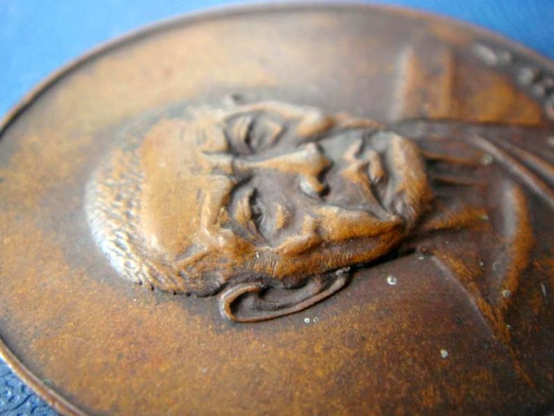 เคาะเดียว...เหรียญหลวงพ่อเงิน วัดดอนยายหอม รุ่นสุดท้าย พิมพ์นิยม เนื้อทองแดง ปี18 พร้อมบัตรรับรอง 