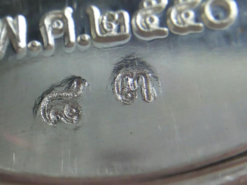 เหรียญสรงน้ำ หลวงพ่ออุ้น วัดตาลกง เนื้อเงิน เคาะเดียวแดงคับ