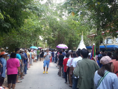 เหรียญเจริญพรบน หลวงปู่ทิม ที่ระลึกพิธีนำฤกษ์หัวใจ เนื้อทองแดงสวยๆ