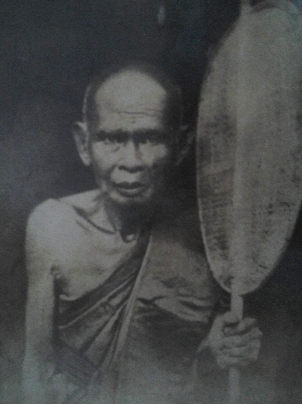"พระเก่าที่เราลืม" พระปิดตายันต์ยุ่ง พิพม์หลวงปู่เอี่ยม วัดหนัง เนื้อชินตะกั่ว ออกวัดโคนอน พ.ศ.2515