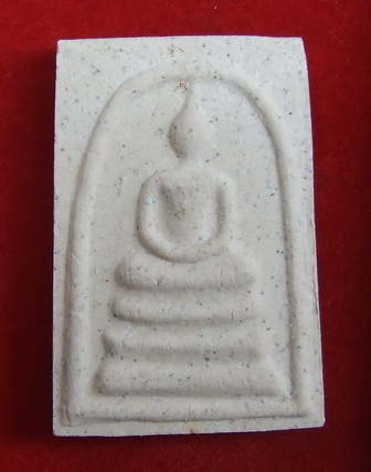 พระสมเด็จ ล.พ.แดง วัดเขาบันไดอิฐ เพชรบุรี ปี 2537 เนื้อขาว สภาพสวย กล่องเดิม จำนวน 2 องค์