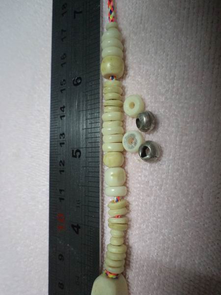 2,500.- สร้อยงาช้างแท้ ยาว 17-18 นิ้ว มีแถมสร้อยข้อมือยาว 7 นิ้ว