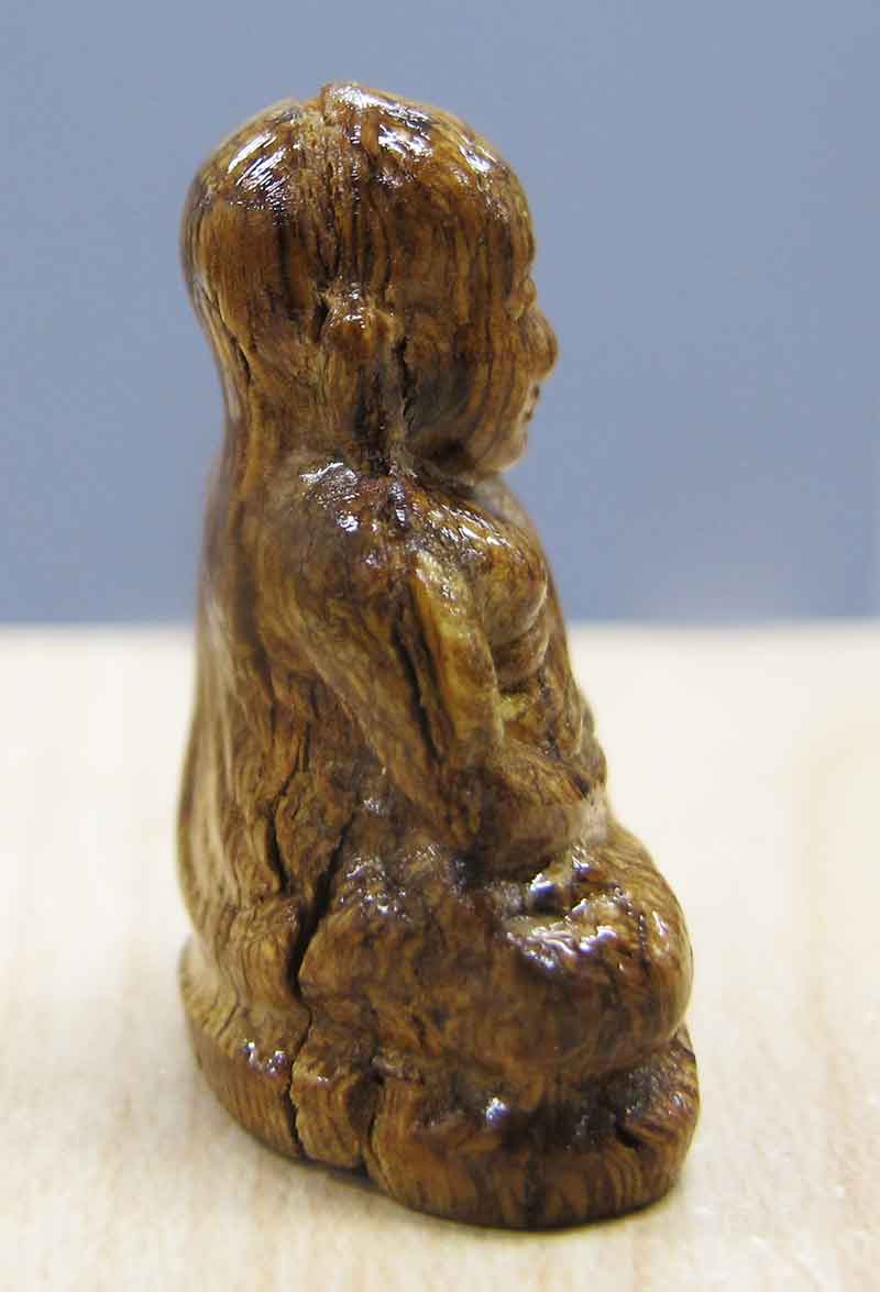 รูปหล่อหลวงพ่อเงิน  พิมพ์นิยม  เนื้อไม้โพธิ์แกะ อุดด้วยเทียนชัย 