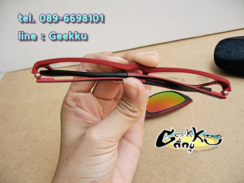 กรอบแว่นตา Cooper  (6001-col.6) **ของแท้ ** ทรงกรอบเต็มสีดำด้านในสีแดง  มีคลิปกันแดด (เลนส์ Porarize