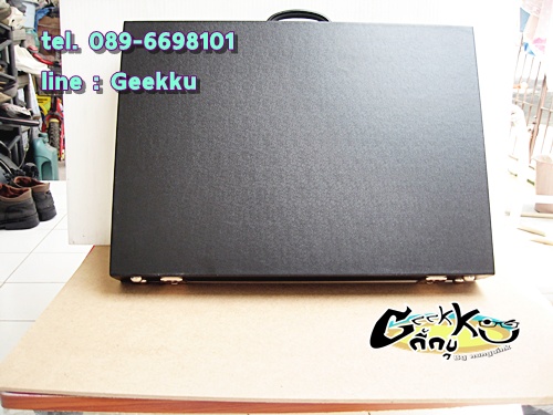 ขายกล่องสำหรับเก็บแว่นตา - โชว์แว่นตา ของใหม่ ใส่ได้ 16 อัน (มี 16 ช่องค่ะ) ขนาดกล่องกว้าง 18 นิ้ว ย