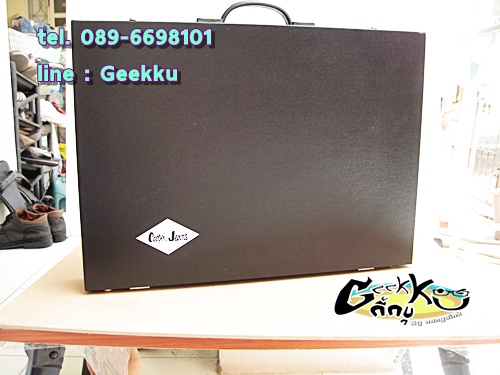 ขายกล่องสำหรับเก็บแว่นตา - โชว์แว่นตา ของใหม่ ใส่ได้ 16 อัน (มี 16 ช่องค่ะ) ขนาดกล่องกว้าง 18 นิ้ว ย