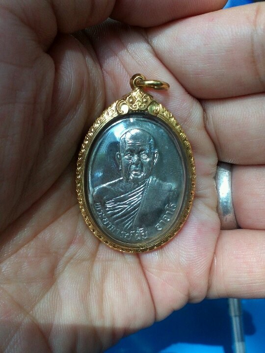 พระอาจารย์ฝั้น รุ่น 81 ปี 2518 เนื้อเงิน เลี่ยมทอง