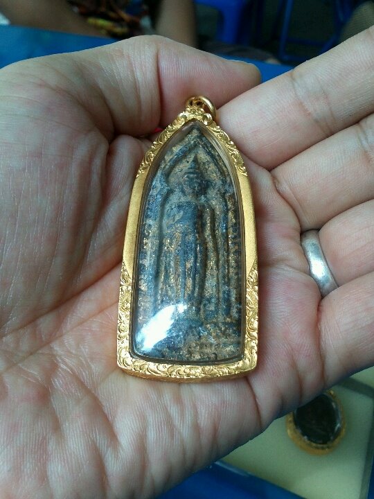 พระกรุนครศรีธรรมราช เนื้อชิน ลงรัก เลี่ยมทอง