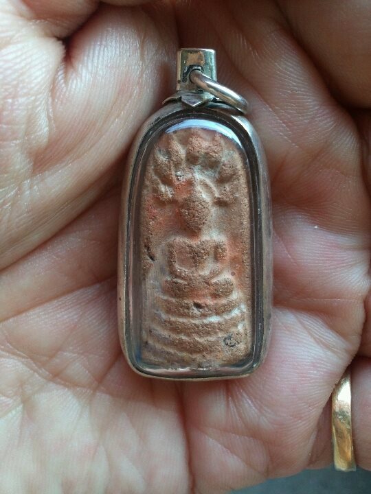 พระนาคปรก กรุวัดตะโหนดลาย เนื้อดิน จ.สมุทรสงคราม อายุ 200 กว่าปี + เลี่ยมเงิน