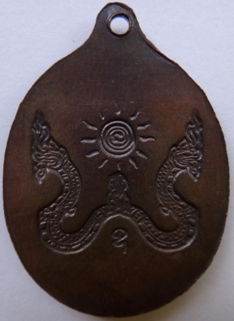 หลวงปู่ทวดเปิดโลก ศิาย์สายหลวงปู่ดู่สร้าง เคาะเดียว3องค์450