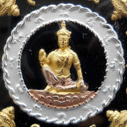 สรงน้ำ50 พลังแผ่นดิน เหรียญ3Kลงยาสีดำ พร้อมกรอบทองไมครอน เดิมๆจากวัด...