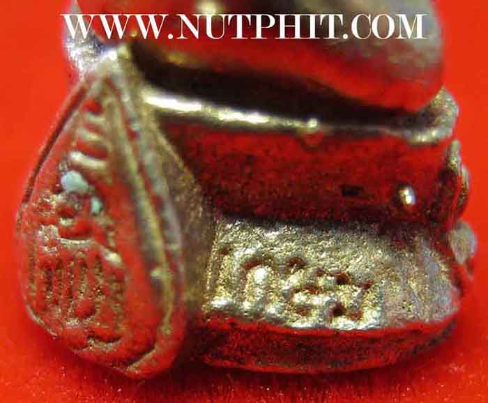 พระชัยวัฒน์เนื้อเงินแท้ หลวงพ่อเกษม เขมโก ลำปาง สวยกริ๊บยันกล่อง*137