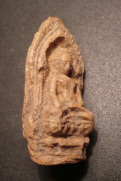 สกุลลำพูนที่หายากที่สุดพระรอดซุ้มเรือนแก้ว 