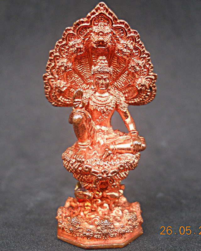 ปี2548 รุ่นแรกวัดนางพระยา {ปางมหาราชลีลา สูง 4 .5 ซ.ม.} เนื้อสัมฤทธิ์แดง # 894 