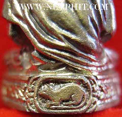 ลพ.เกษม เขมโก รูปเหมือนลอยองค์ที่ระลึก ๗๗ ปี ๒๘ พ.ย.๓๑*เนื้อเงินแท้*128