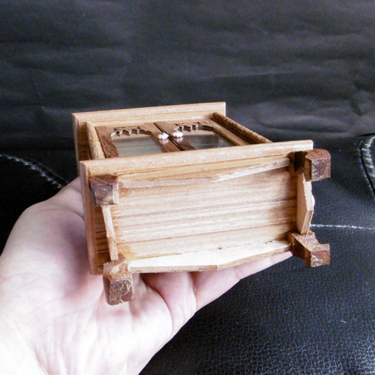 ตู้โชว์พระ มีประตู 2 บาน มีลิ้นชัก ไม้สักจิ๋วสวยๆ เหมาะกับพระองค์เล็ก มีพระดีพระสวยต้องโชว์ ส่งฟรี