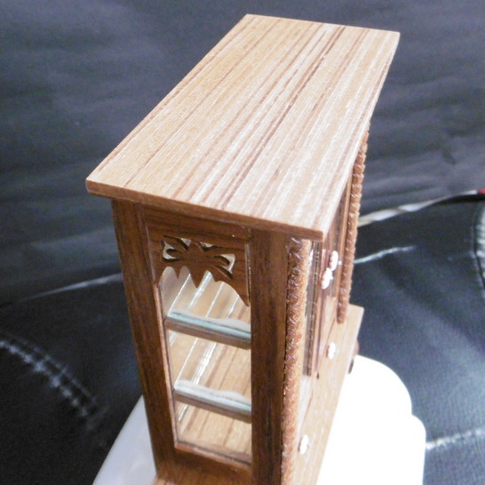 ตู้โชว์พระ มีประตู 2 บาน มีลิ้นชัก ไม้สักจิ๋วสวยๆ เหมาะกับพระองค์เล็ก มีพระดีพระสวยต้องโชว์ ส่งฟรี