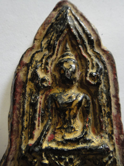 ***วัดใจ ฉลองวัดหยุด*** เคาะแรกแดงที่ 500 บาท โคนสมอปางมารวิชัย เนื้อดินลงรักปิดทอง ล่องชาด สวยๆครับ