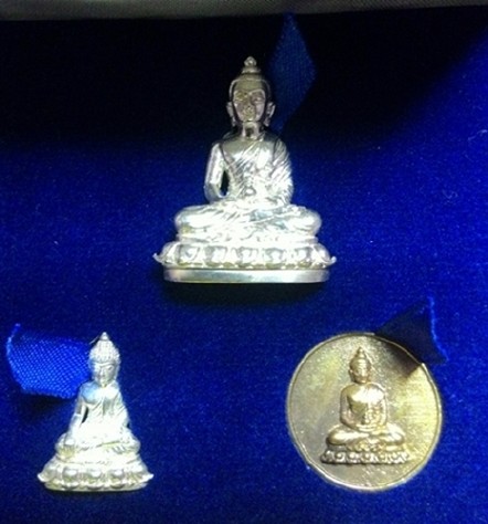 พระกริ่ง-พระชัยวัฒน์ เนื้อเงิน พระอาจารย์สมคิด (นะดี) วัดเนินสาธารณ์ อ.หนองฉาง จ.อุทัยธานี เลข 262