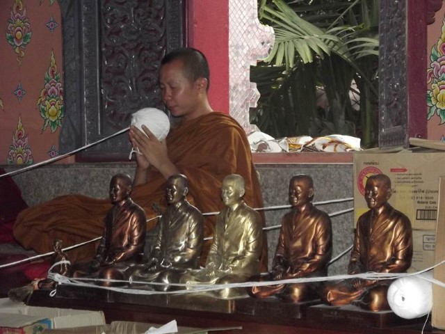 พระบูชาบรรจุของอธิษฐาน คุณแม่บุญเรือน ครูบากฤษดา วัดสันพระเจ้าแดงเสก เลข13 เคาะเดียว1350