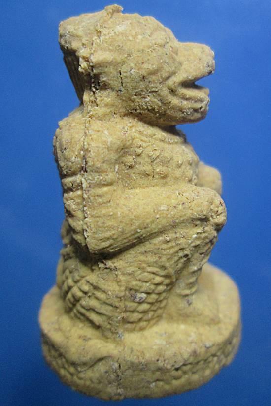 หนุมานทาทอง เนื่อผงชมภูนุช ปี 43 ออกวัดซับลำไย หลวงปู่หมุนปลุกเสก