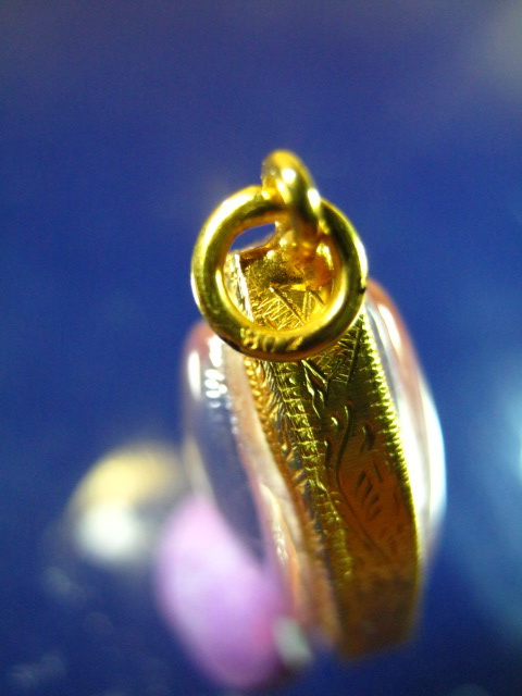 	พระนาคปรกใบมะขาม หลวงพ่อสาคร วัดหนองกรับ เนื้อเงิน ปี 53 พร้อมเลี่ยมทองแท้สวยงามพร้อมใช้ครับA2