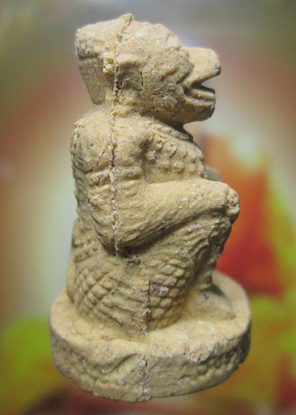 หนุมานหลวงปู่หมุน ออกวัดทรัพย์ลำใย ปี2543. เนื้อนิยมชมพูนุช สภาพสวยพร้อมกล่องเดิม