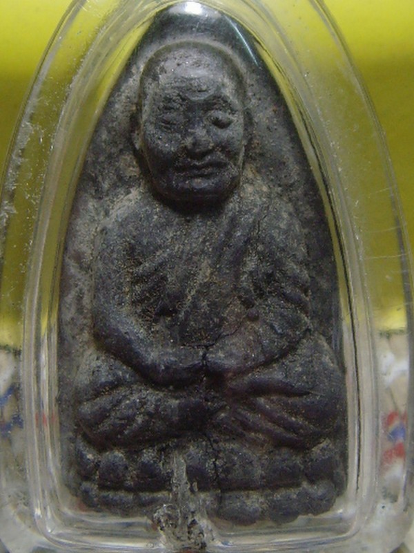 หลวงปู่ทวดเนื้อว่าน ปี24 พระมีลานครับ