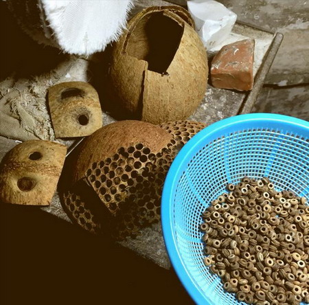 สร้อยกะลาตาเดียวแท้ๆวัตถุมงคลจากธรรมชาติครับ สวย ขลัง เท่ห์ๆ เหมาะกับห้อยพระองค์โปรดครับ...