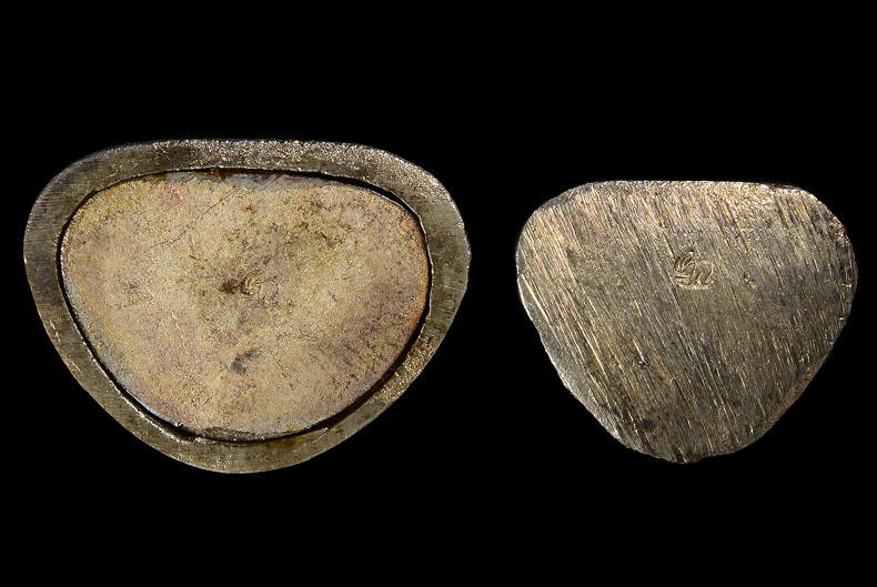 หลวงปู่ทวด เนื้อเงิน ชุดกล่องกรรมการใหญ่ รุ่นสร้างเจดีย์ปี 2533