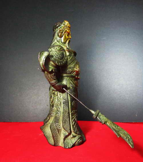 งดงามมาก กวนอู เทพเจ้ากวนอู เนื้อทองเหลือง ขนาดสูง 9.5 นิ้ว ฐานกว้าง 3.5 นิ้ว หล่อแบบตันๆ หนักมาก