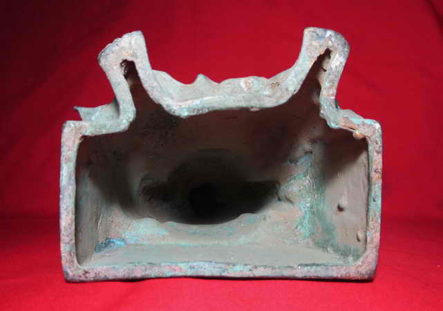  งานเก่า ศิลป์โบราณ เจ้าพ่อเสือ ( ตั่วเล่าเอี้ย ) หล่อด้วยโล หะ ขนาดฐานก ว้าง 5 นิ้ว สูง 9.5 นิ้ว 