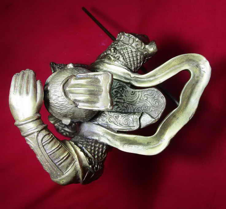  เทพเจ้าเห้งเจีย เนื้อทองเหลืองหล่อตันๆ หนักๆ สูง 11 นิ้ว กว้าง 5.5 นิ้ว องค์ใหญ่ครับ ปิด 3000