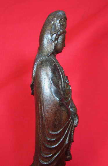 เจ้าแม่กวนอิมแกะจากไม้มงคล งดงามมาก ขนาดสูง 8.5 นิ้ว เคาะแรกถึงขั้นต่ำ 1050